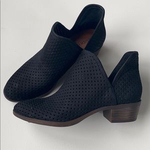 Black suede perforated Lucky 🍀 Brand booties!